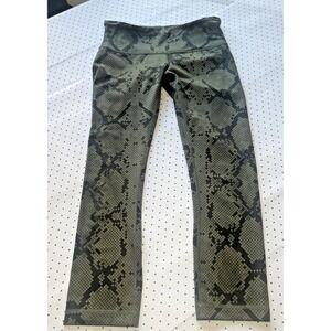 Lululemon Wunder Under Crop Leggings Size 4 Olive Green Snake Print Activewear